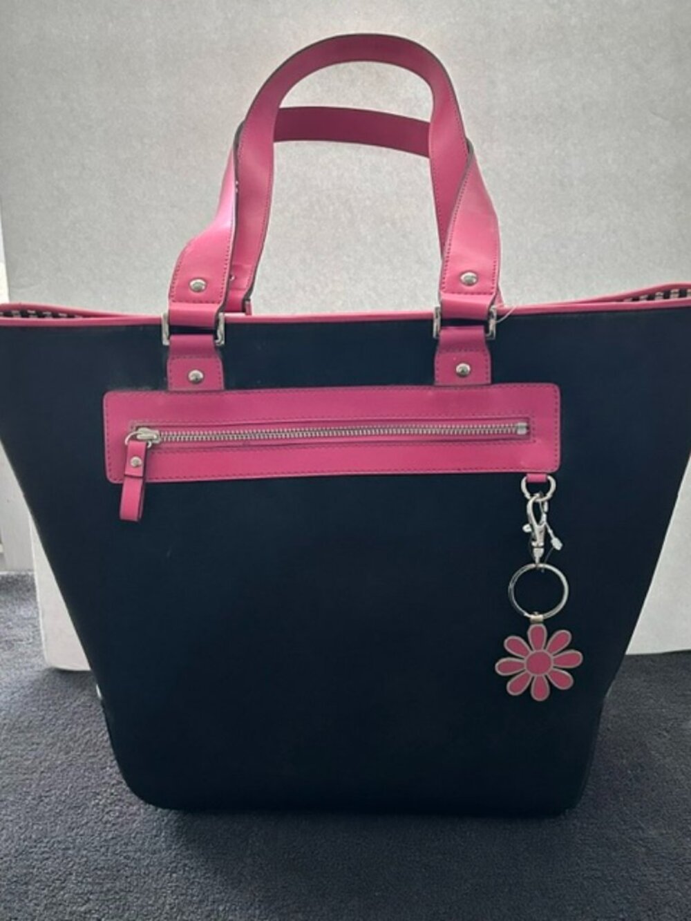 Indeed Black Pink Medium Tote Bag with Daisy Keychain